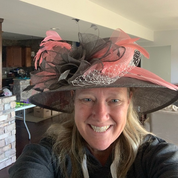 Derby Hat - gray with coral feather and gray flower accents - Picture 3 of 7